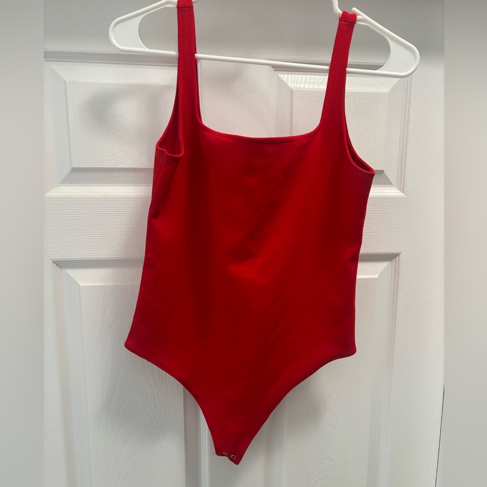 Express Bold Red Top
